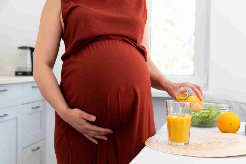 Pregnancy counseling for diet, lifestyle, and warning signs